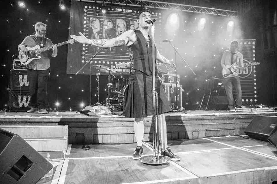 Robbie Williams by Dan